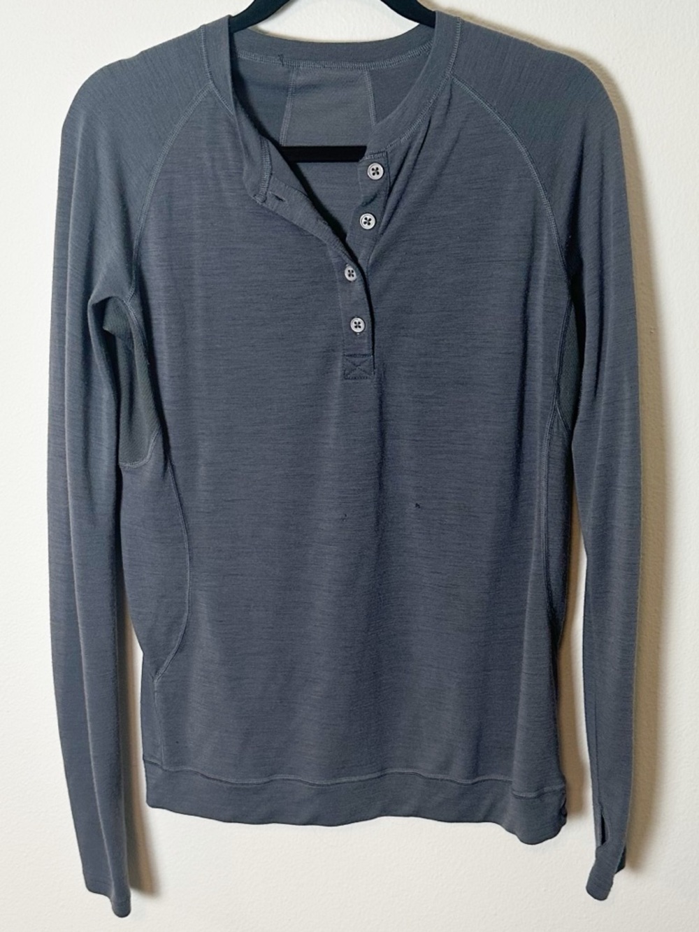 Showers Pass Merino Wool Henley Long Sleeve Charcoal Grey Vented Back Large